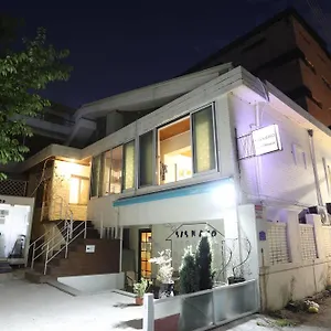sis-n-bro-hostel.hotels-seoul.net/